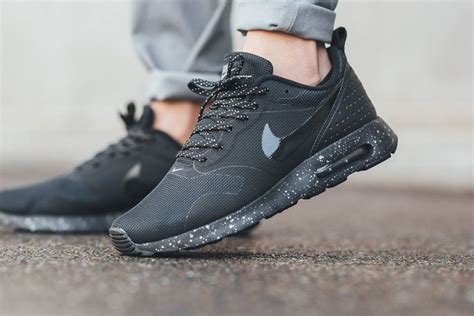 nike air max tavas se zwart|air max tavas goat.